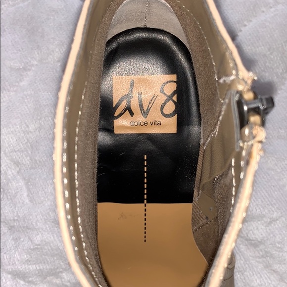 Boots - Picture 8 of 8